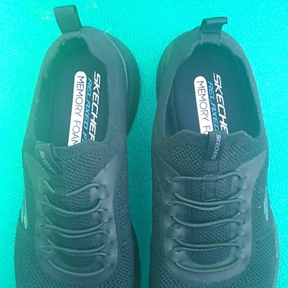 Skechers Relaxed Fit Memory Foam Men  Slip on - Picture 5 of 6